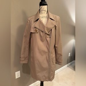 Tommy Hilfiger khaki trench light weight coat size Large
